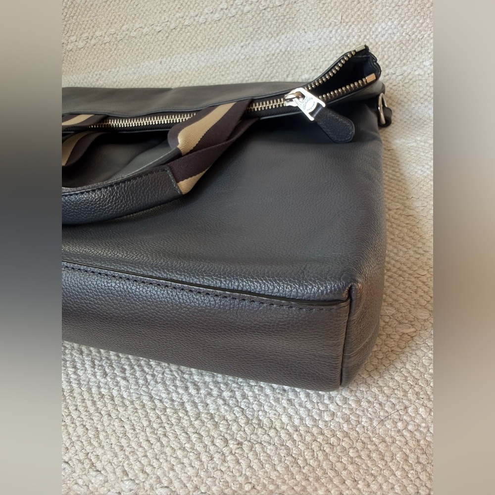 Coach F54759 Charles Foldover Tote in gray Leather - Picture 8 of 10